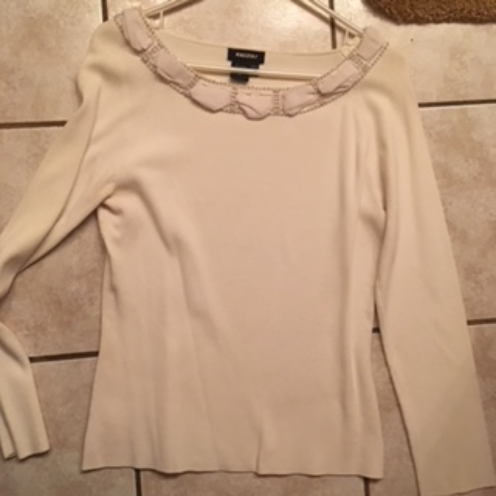 Ribbon & Jeweled Embellish Collar WhtTop